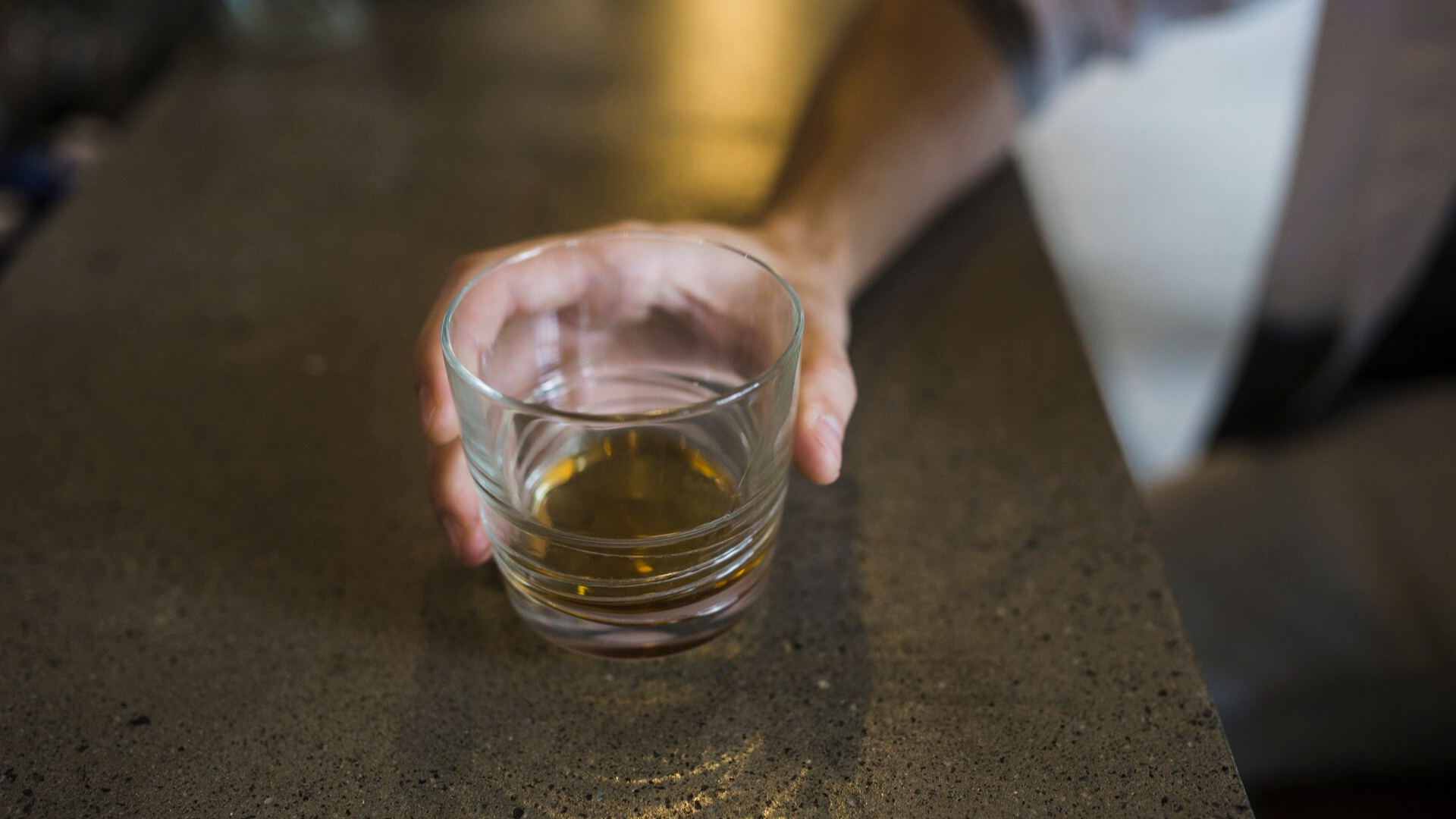 Intoxicação por metanol: riscos do consumo de bebidas adulteradas