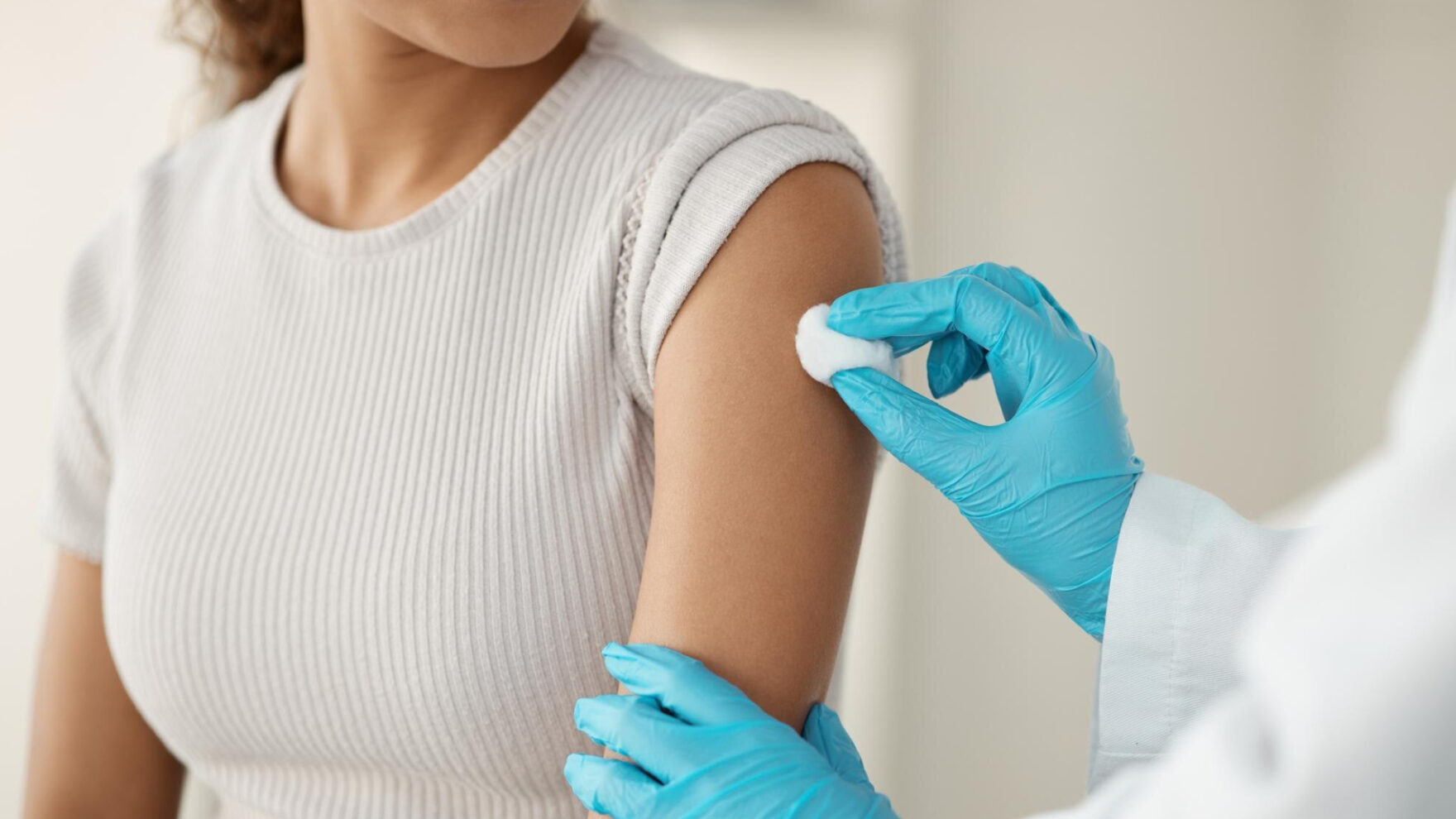 Vacinação contra HPV reduz casos de câncer de colo de útero no Brasil